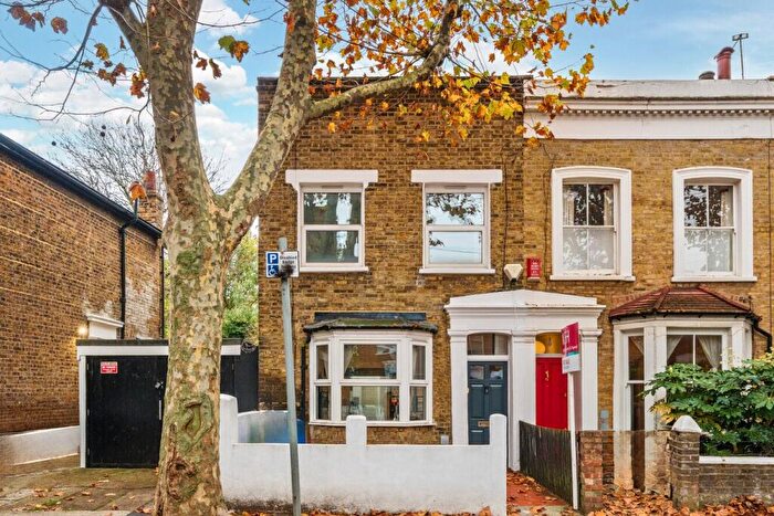 3 Bedroom Terraced House For Sale In Chadwick Road, Peckham Rye, London, SE15