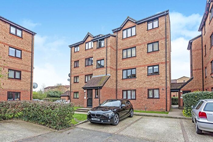 1 Bedroom Flat To Rent In Glenville Grove, London, SE8