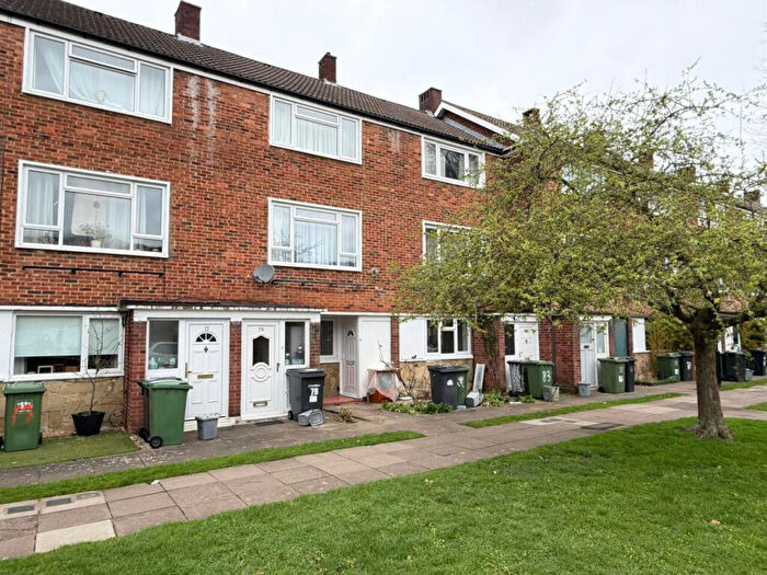 2 Bedroom Maisonette To Rent In Carston Close, London, London, SE12