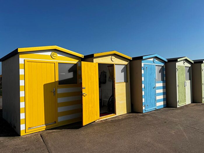 1 Bedroom Detached Bungalow For Sale In Esplanade, Seaford, BN25