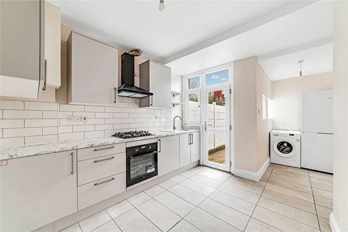3 Bedroom Detached House To Rent In Cecil Road, London, W3