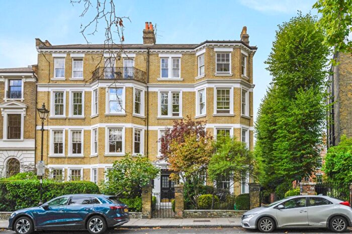 1 Bedroom Apartment For Sale In York House, Highbury Crescent, London, N5