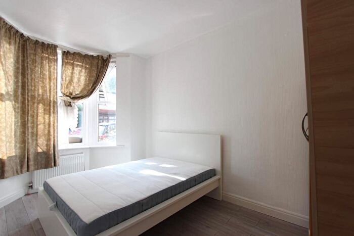 1 Bedroom Flat To Rent In Colvin Road, London, E6