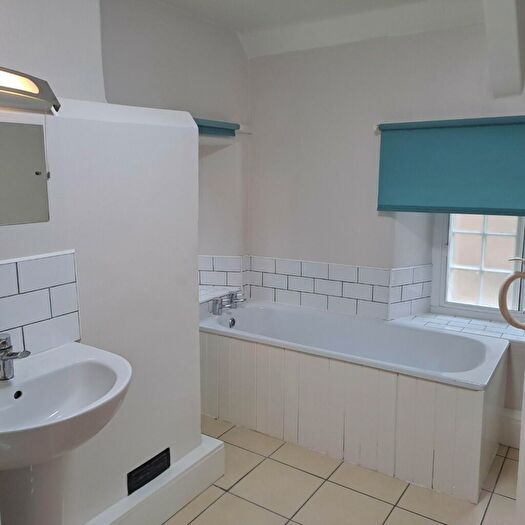 2 Bedroom Detached House To Rent In Sherborne, GL54