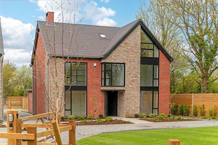 6 Bedroom Detached House To Rent In Southam Road, Dunchurch, CV22