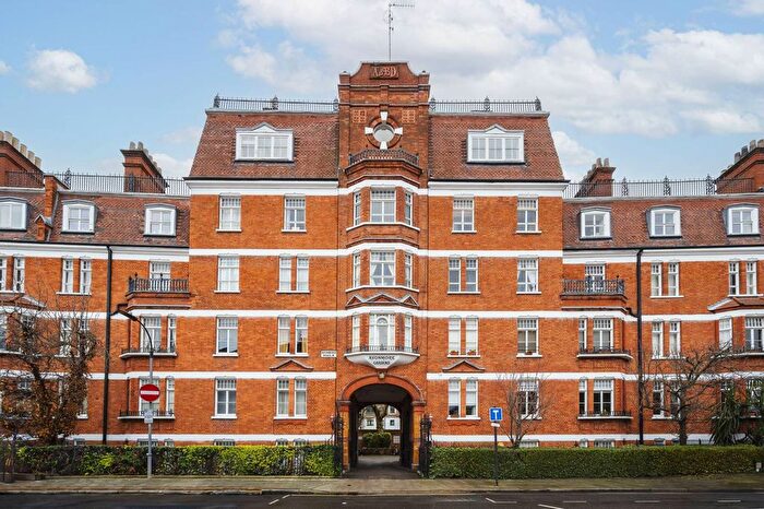 3 Bedroom Flat To Rent In West Kensington, West Kensington, London, W14