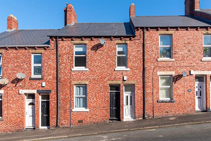 3 Bedroom Flat To Rent In Florence Avenue, Gateshead, Tyne And Wear, NE9