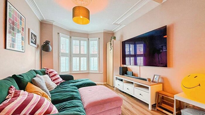 3 Bedroom Terraced House For Sale In Highbury Road, Bedminster, BS3