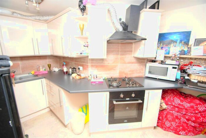 1 Bedroom Flat To Rent In Mayes Road, Wood Green, London, N22