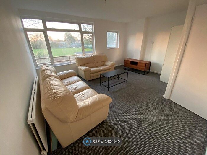 4 Bedroom Terraced House To Rent In Southall, Southall, UB1