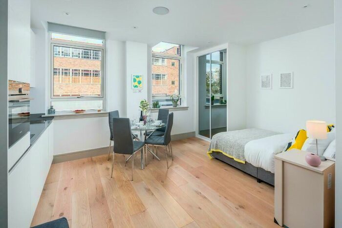 Studio To Rent In Lawrence Road, London, N15