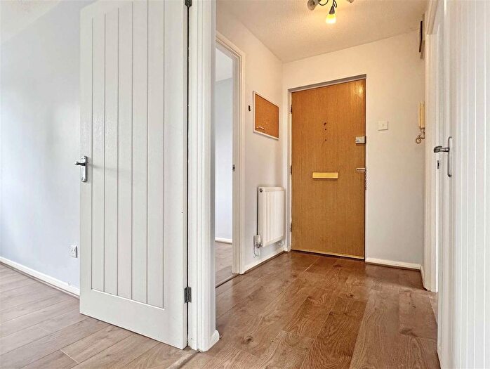 2 Bedroom Flat For Sale In Elder Field, Great Notley, Braintree, CM77
