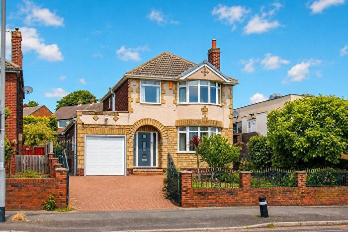 3 Bedroom Detached House For Sale In Queens Drive, Ossett, WF5