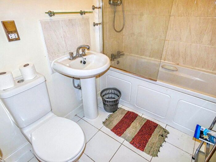 2 Bedroom Apartment To Rent In Mill Road, Gateshead Quays, Gateshead, Tyne And Wear, NE8