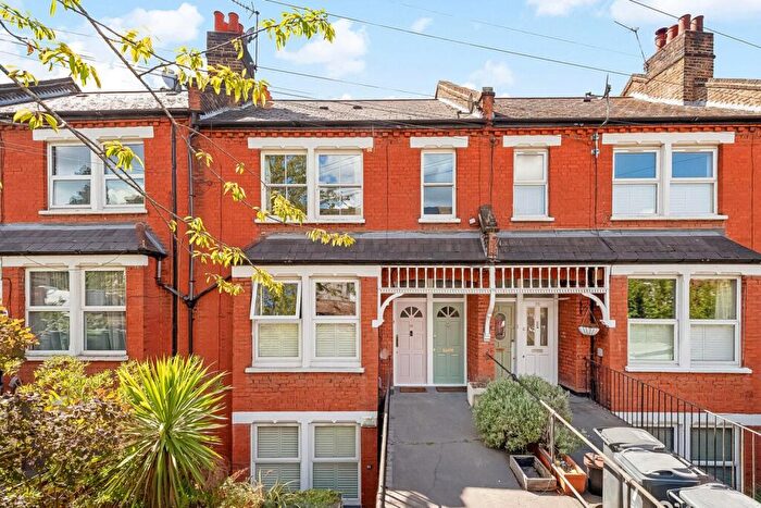 2 Bedroom Maisonette For Sale In Auckland Hill, London, SE27