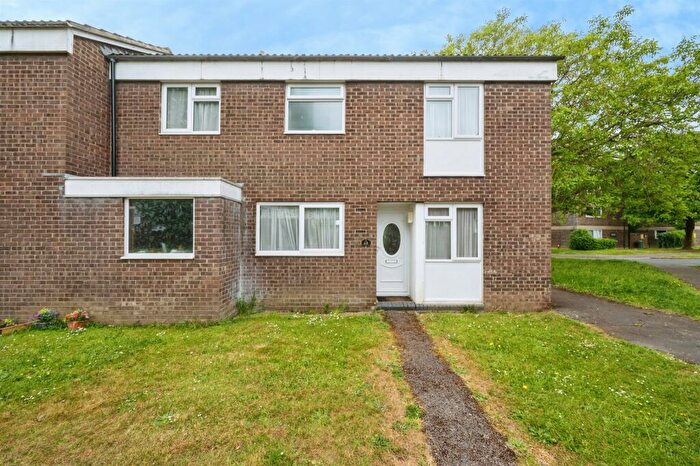 3 Bedroom End Of Terrace House For Sale In Walnut Avenue, Southampton, SO18