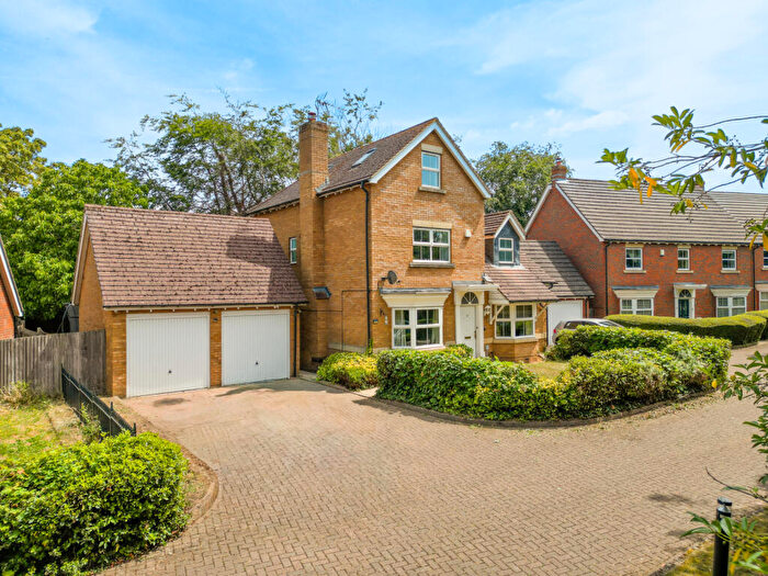 4 Bedroom Detached House For Sale In Whitebeam Close, Weston Turville, HP22