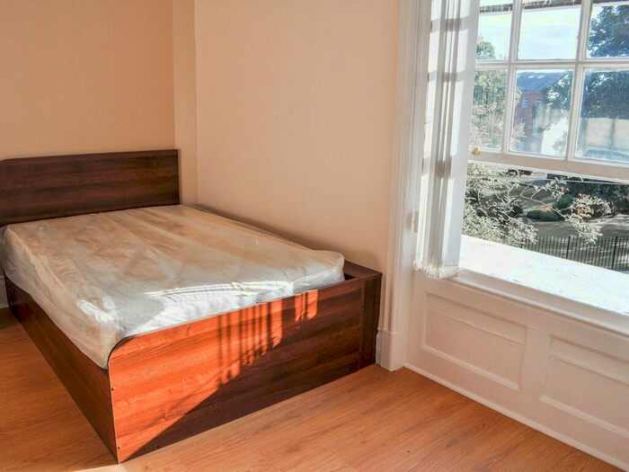 1 Bedroom Apartment To Rent In Apt, A Clarendon Road #, LS2