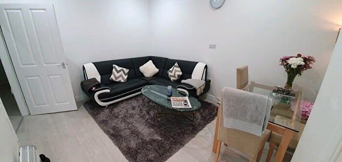 4 Bedroom House To Rent In Spencer Avenue, Manchester, M16