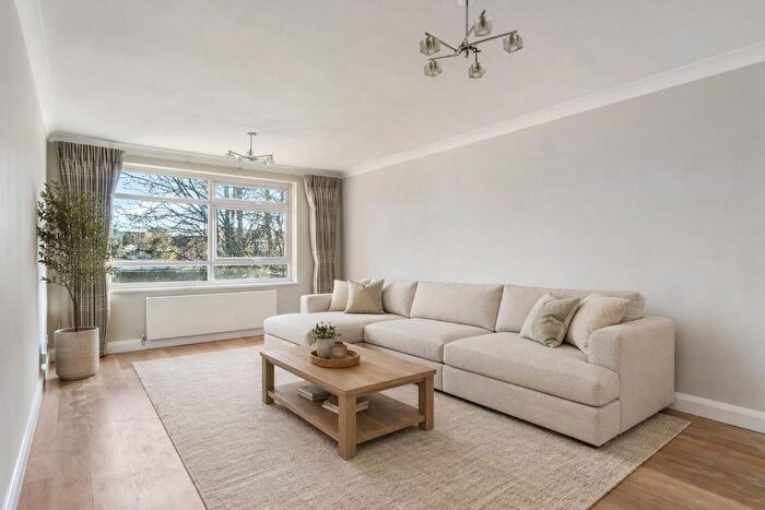 1 Bedroom Flat To Rent In Etchingham Park Road, London, N3