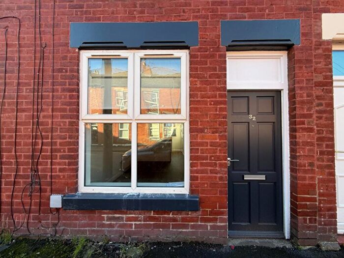 3 Bedroom House To Rent In Langdale Road, Sheffield, S8