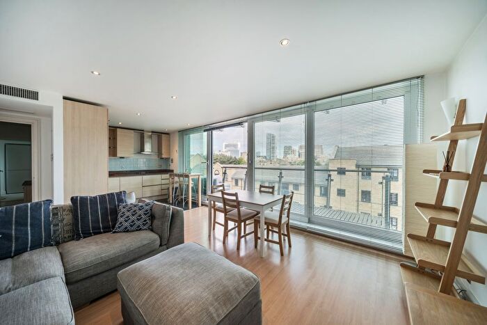 2 Bedroom Flat For Sale In Cinnabar Wharf East, Wapping High Street, London, Greater London, E1W