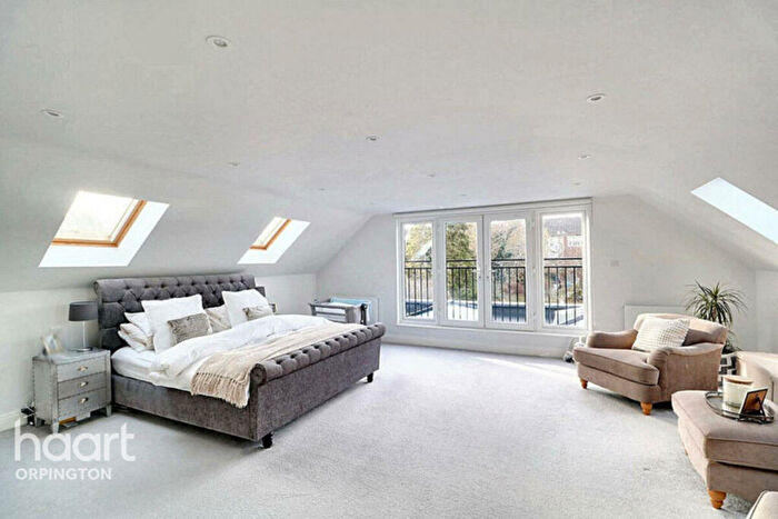 4 Bedroom Detached Bungalow For Sale In Sevenoaks Way, Orpington, BR5