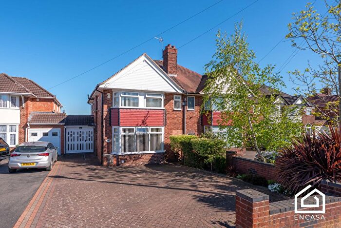 4 Bedroom Semi Detached House For Sale In Lyndon Road, Solihull, B92