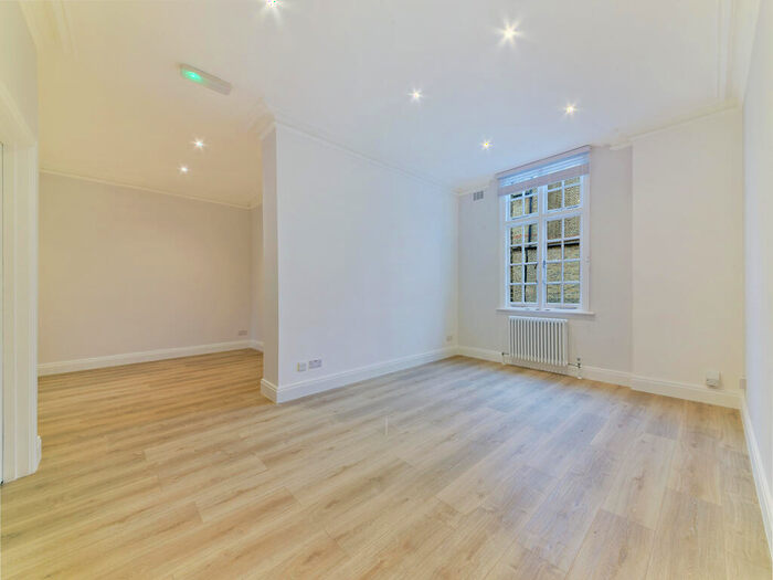 3 Bedroom Apartment To Rent In Peckham Rye, East Dulwich London, SE22
