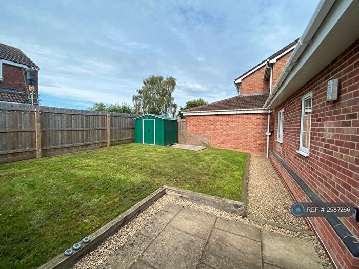 3 Bedroom Detached House To Rent In Danes Close, Chippenham, SN15