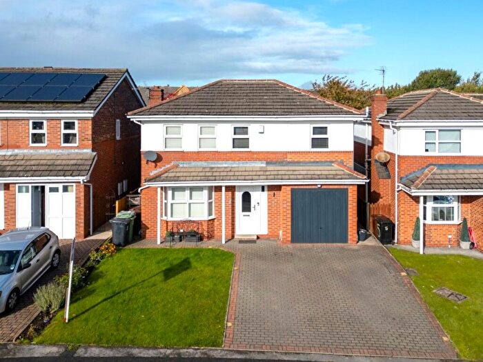 5 Bedroom Detached House For Sale In Adwalton Green, Drighlington, BD11