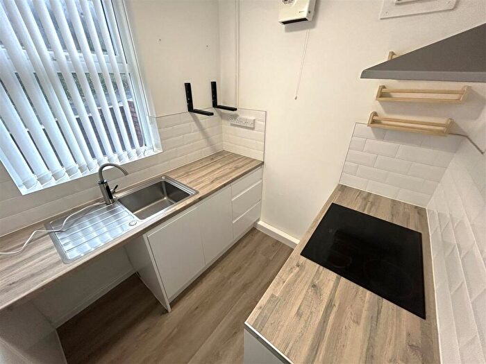 1 Bedroom Apartment To Rent In Flat Beechwood Court, Halesowen Road, Cradley Heath, B64