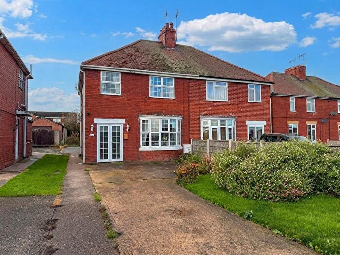 3 Bedroom Semi-Detached House For Sale In Doncaster Road, Costhorpe, S81