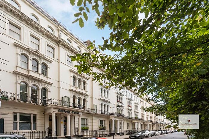 Studio For Sale In Kensington Gardens Square, London, W2