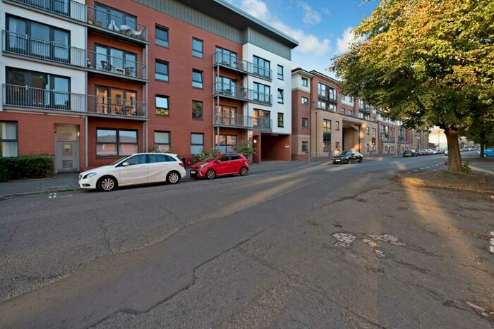 2 Bedroom Apartment To Rent In Kelvinhaugh Street, Yorkhill, G3