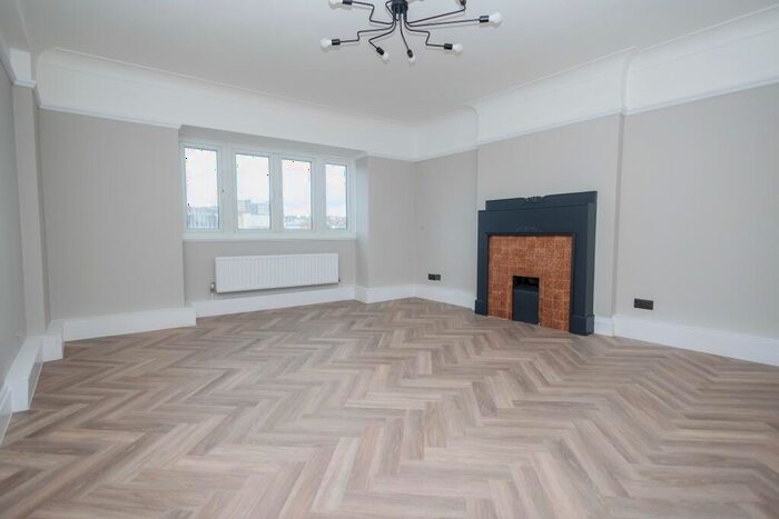 4 Bedroom Flat To Rent In Richmond Hill, Bournemouth, BH2