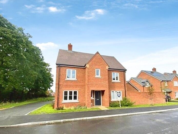 3 Bedroom Detached House For Sale In Hammersley Drive, Ash, Surrey, GU12