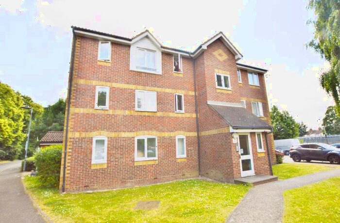 Studio To Rent In Greenslade Road, Barking, IG11