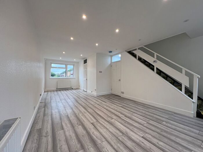 2 Bedroom Maisonette To Rent In Alanthus Close, Lee, SE12