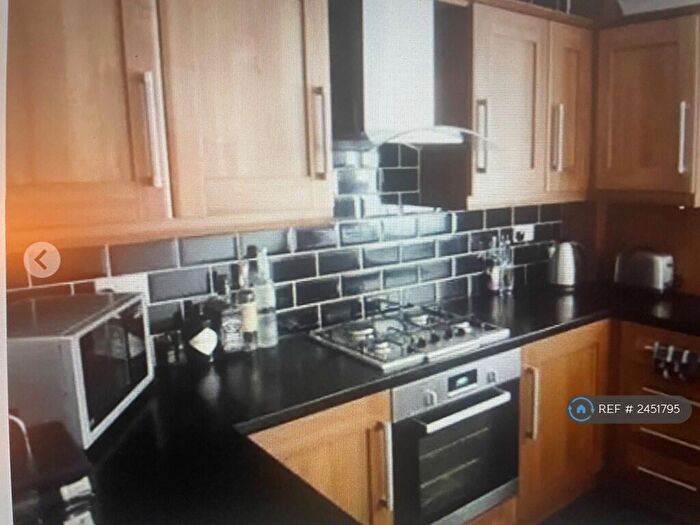 2 Bedroom Flat To Rent In The Oval, Conisbrough, Doncaster, DN12