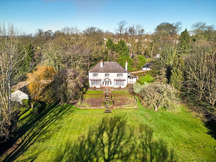 4 Bedroom Detached House For Sale In Wakefield Road, Pontefract, WF8