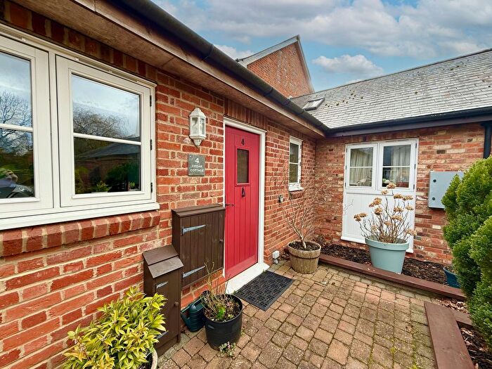 2 Bedroom Bungalow For Sale In Wing Road, Cublington, LU7