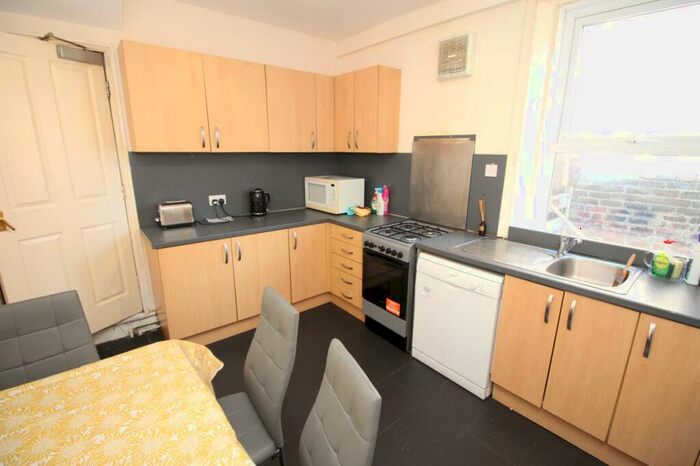 6 Bedroom Terraced House To Rent In Cavendish Place, Jesmond, Newcastle Upon Tyne, NE2