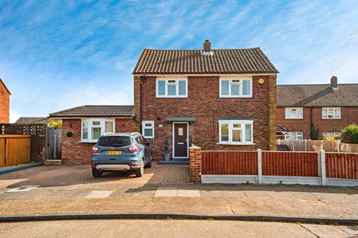 4 Bedroom Semi Detached House For Sale In St. Teresa Walk, Chadwell St Mary, Grays, RM16