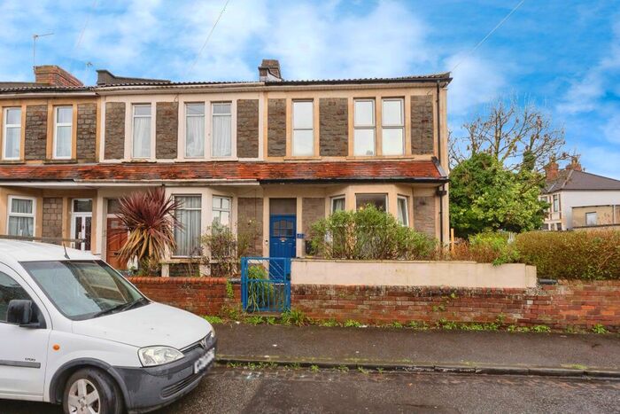 3 Bedroom End Of Terrace House For Sale In Berkeley Road, Fishponds, Bristol, BS16