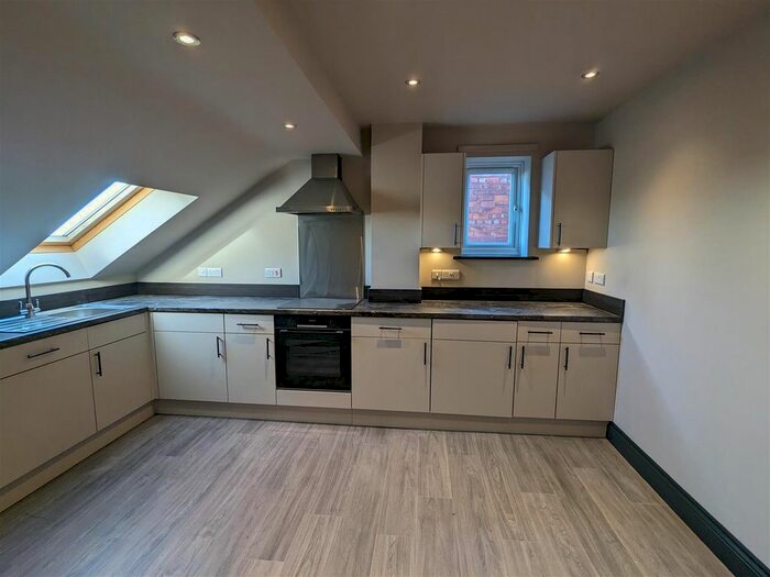 2 Bedroom Flat To Rent In Apartment, Woodborough Road, Mapperley, Nottingham, NG3