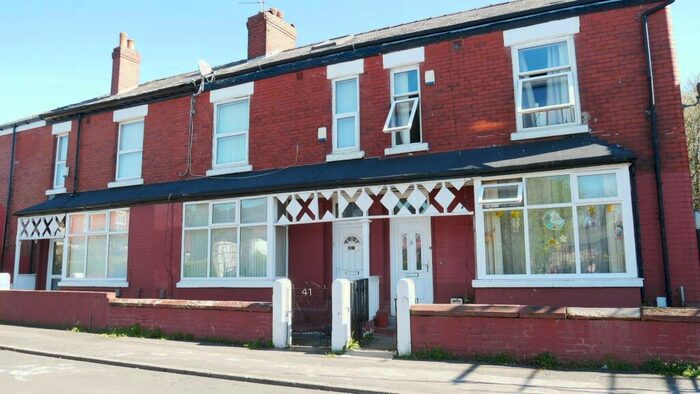 3 Bedroom Terraced House To Rent In Henderson Street, Levenshulme, Manchester, M19