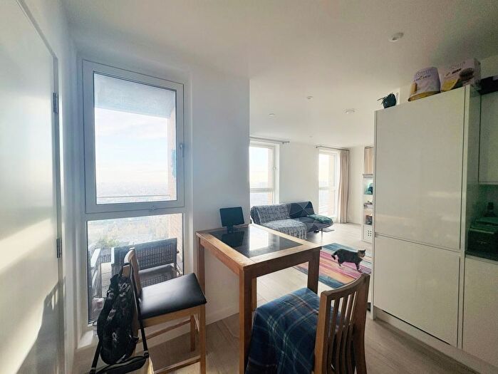 1 Bedroom Flat For Sale In Falconbrook Gardens, Silvertown Way, London, E16