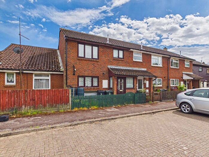 3 Bedroom Terraced House For Sale In Copperfield Close, Kennington, Ashford, TN24