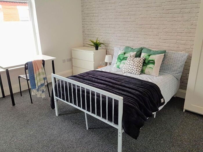 6 Bedroom Terraced House To Rent In Esher Road, Liverpool, L6